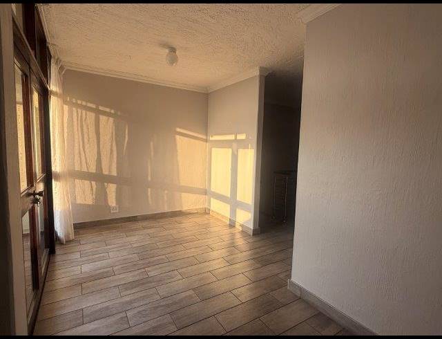2 BEDROOM DUPLEX FOR SALE IN SARNIA